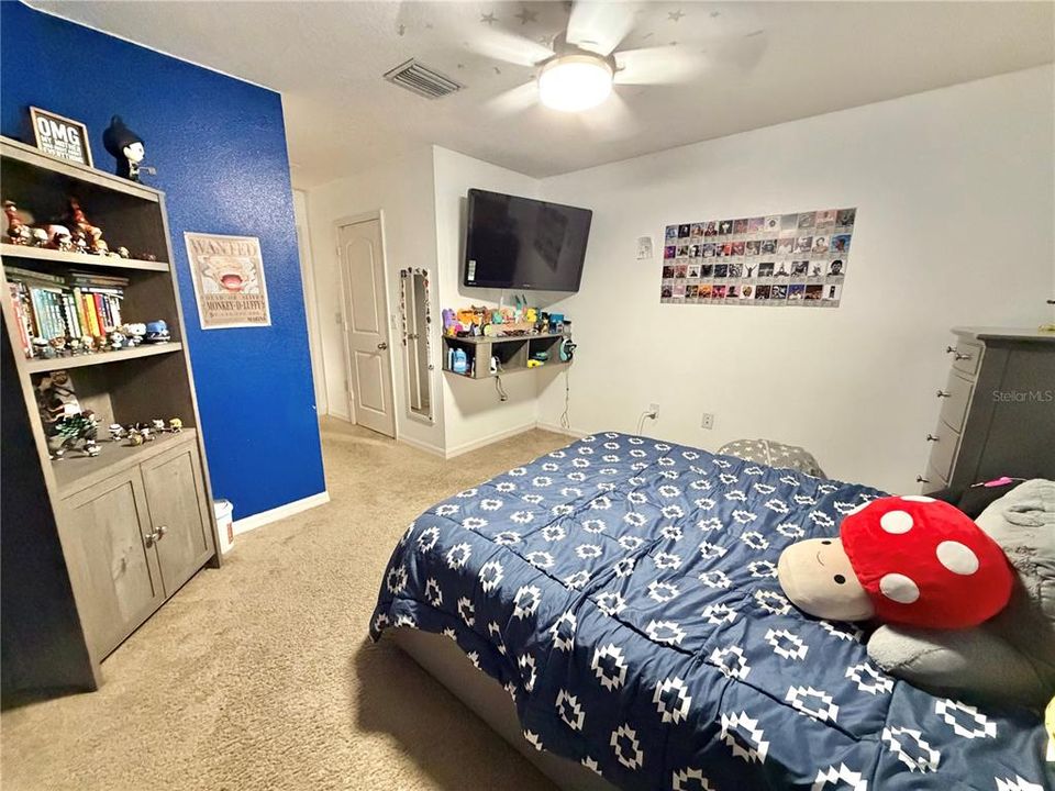 For Sale: $325,000 (3 beds, 2 baths, 1856 Square Feet)