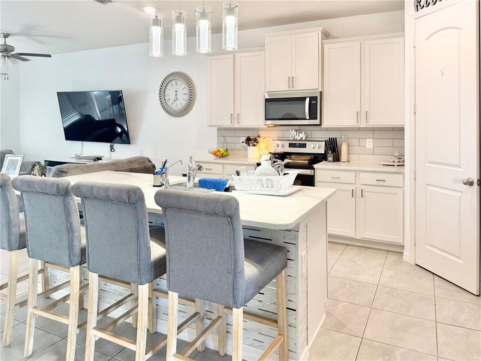For Sale: $325,000 (3 beds, 2 baths, 1856 Square Feet)