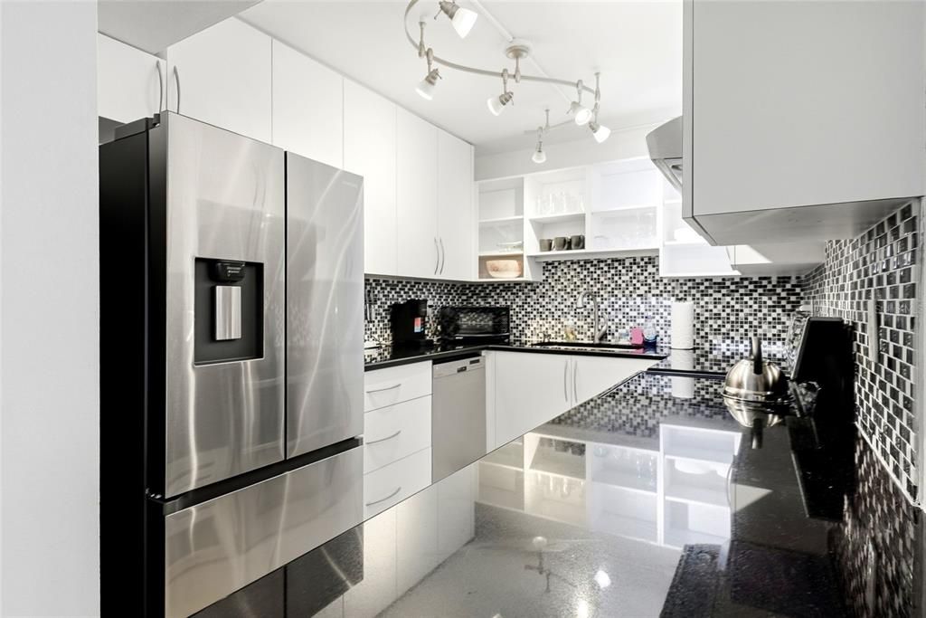 На продажу: $625,000 (2 спален, 2 ванн, 1180 Квадратных фут)