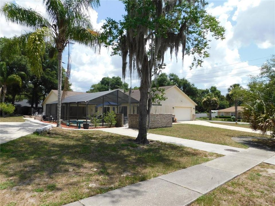 For Sale: $430,000 (3 beds, 2 baths, 2681 Square Feet)