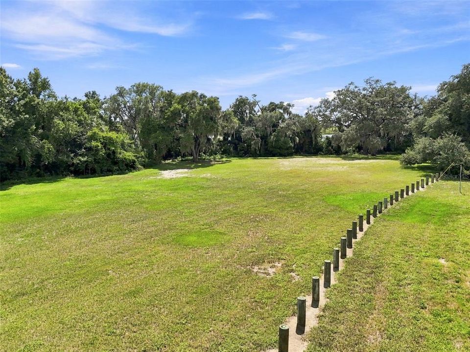 For Sale: $309,900 (2 beds, 2 baths, 1259 Square Feet)