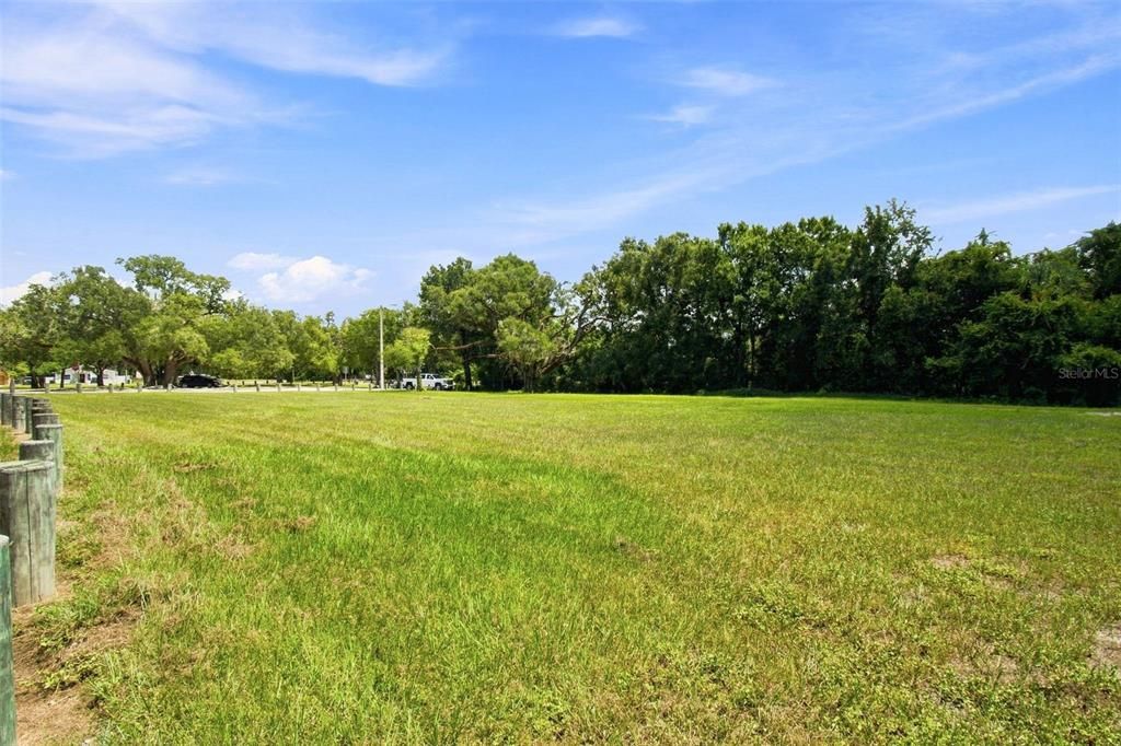 For Sale: $309,900 (2 beds, 2 baths, 1259 Square Feet)