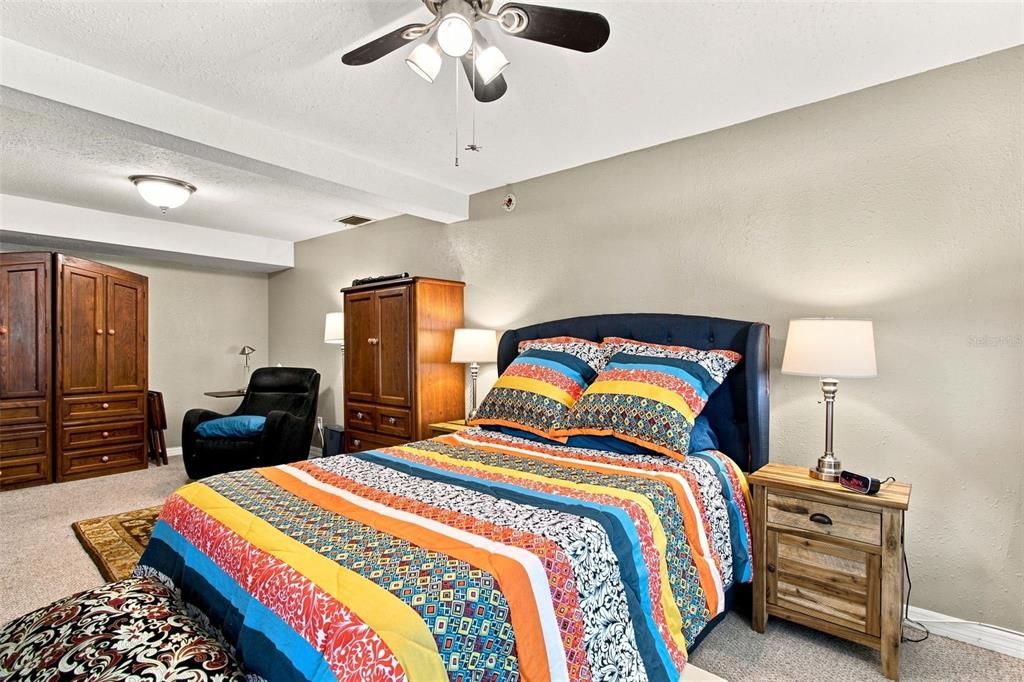 For Sale: $309,900 (2 beds, 2 baths, 1259 Square Feet)