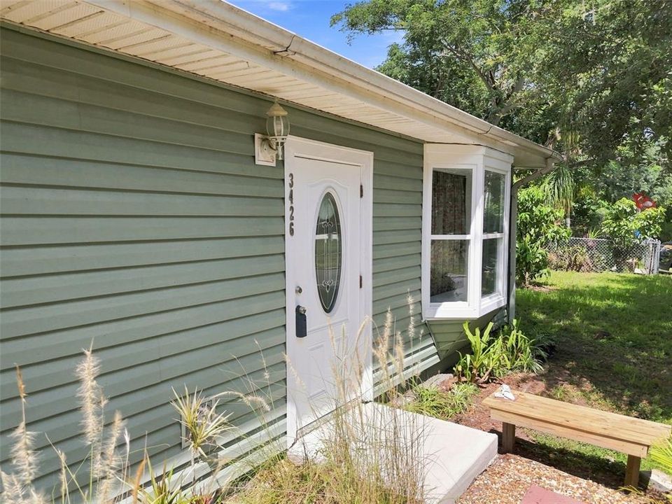 For Sale: $309,900 (2 beds, 2 baths, 1259 Square Feet)
