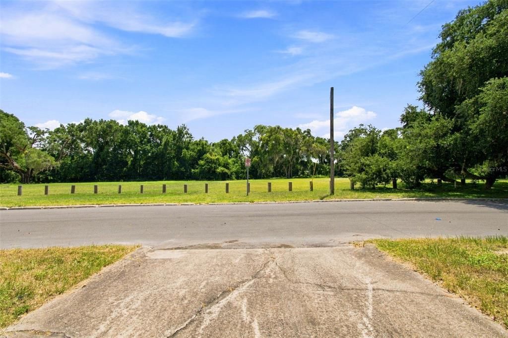 For Sale: $309,900 (2 beds, 2 baths, 1259 Square Feet)