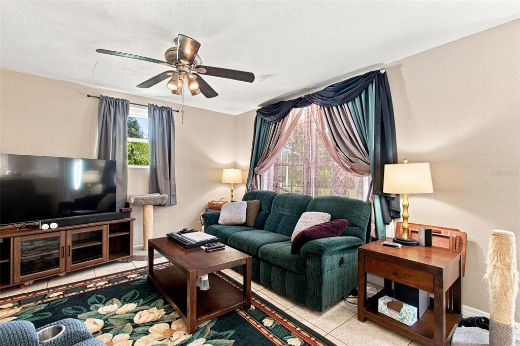 For Sale: $309,900 (2 beds, 2 baths, 1259 Square Feet)