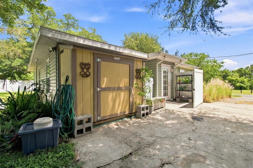 For Sale: $309,900 (2 beds, 2 baths, 1259 Square Feet)