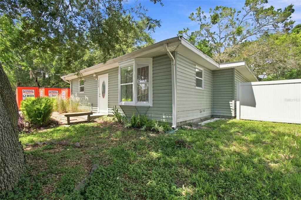 For Sale: $309,900 (2 beds, 2 baths, 1259 Square Feet)