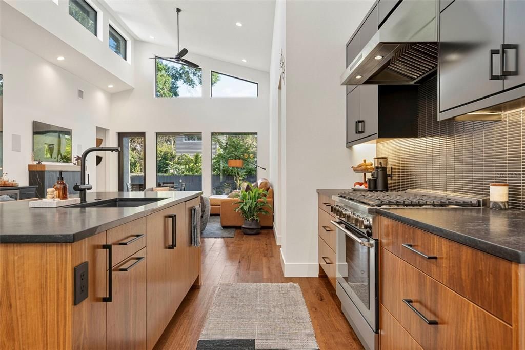 For Sale: $1,095,000 (4 beds, 3 baths, 2287 Square Feet)