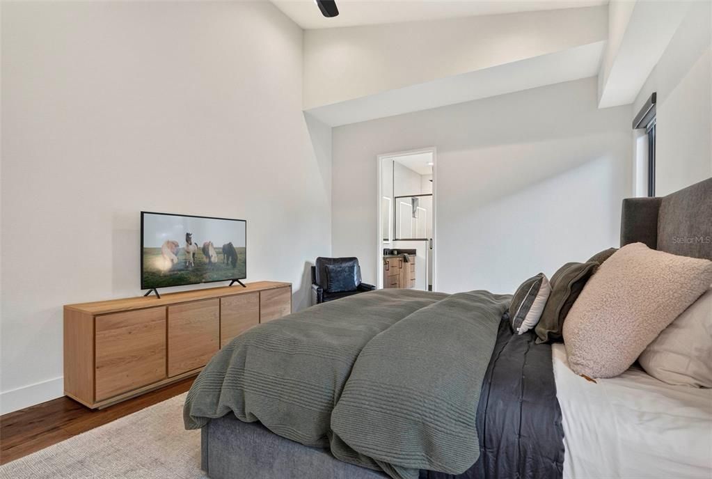 For Sale: $1,095,000 (4 beds, 3 baths, 2287 Square Feet)