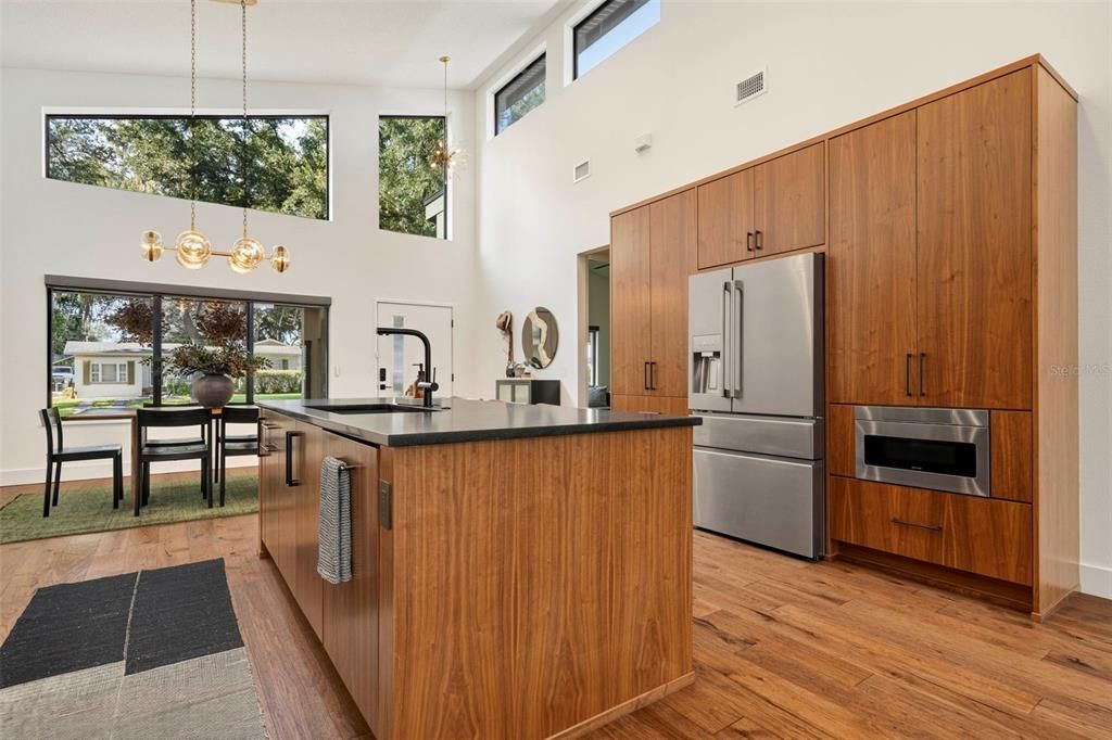 For Sale: $1,095,000 (4 beds, 3 baths, 2287 Square Feet)