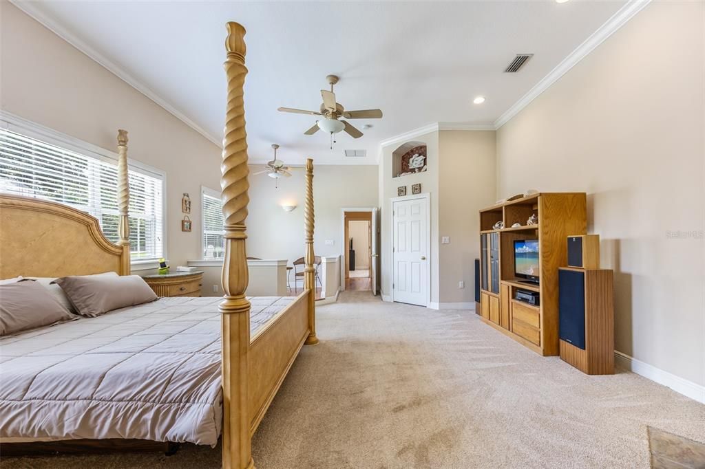 Active With Contract: $863,949 (5 beds, 3 baths, 3459 Square Feet)