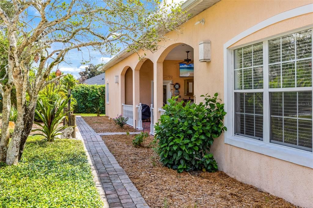 Active With Contract: $863,949 (5 beds, 3 baths, 3459 Square Feet)