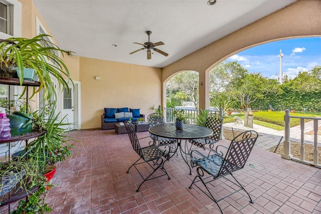 Active With Contract: $863,949 (5 beds, 3 baths, 3459 Square Feet)