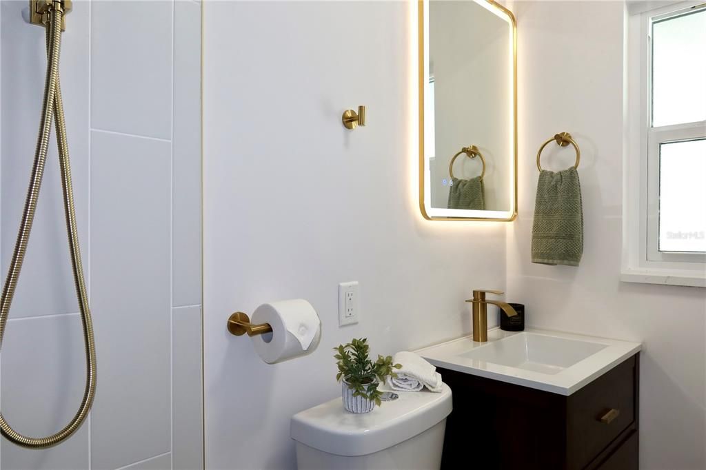En Venta: $525,000 (3 camas, 2 baños, 1239 Pies cuadrados)