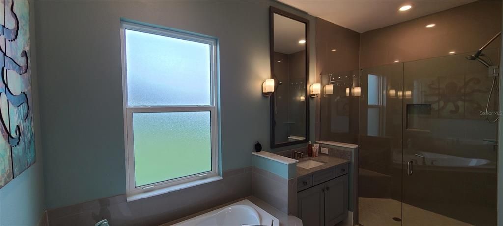 For Rent: $5,250 (4 beds, 3 baths, 2581 Square Feet)