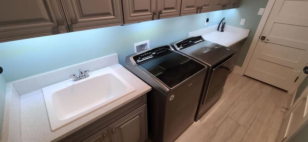 For Rent: $5,250 (4 beds, 3 baths, 2581 Square Feet)