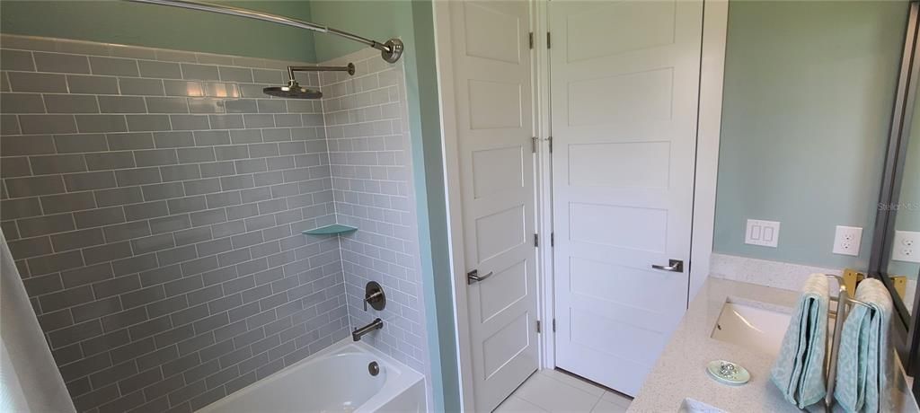 For Rent: $5,250 (4 beds, 3 baths, 2581 Square Feet)