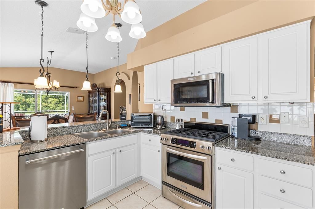 Active With Contract: $430,000 (3 beds, 2 baths, 1772 Square Feet)