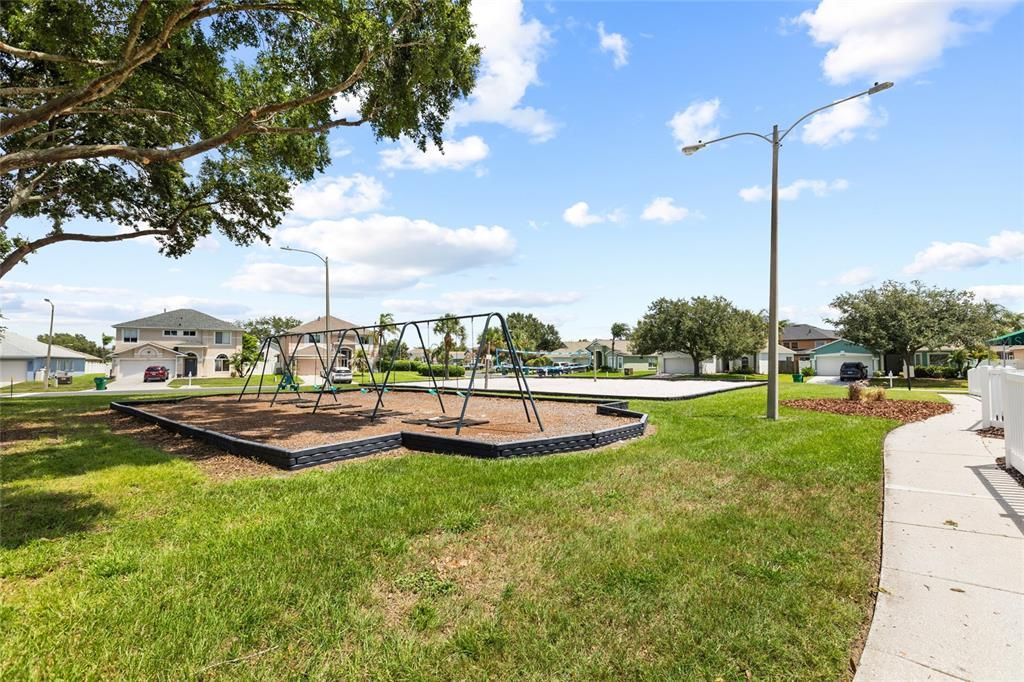 Active With Contract: $430,000 (3 beds, 2 baths, 1772 Square Feet)
