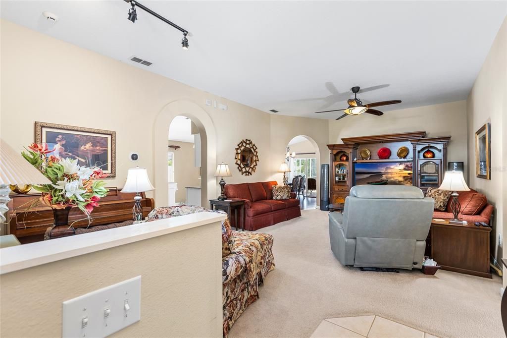 Active With Contract: $430,000 (3 beds, 2 baths, 1772 Square Feet)
