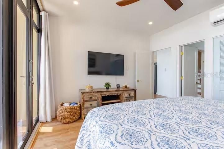 En Venta: $420,000 (1 camas, 1 baños, 806 Pies cuadrados)