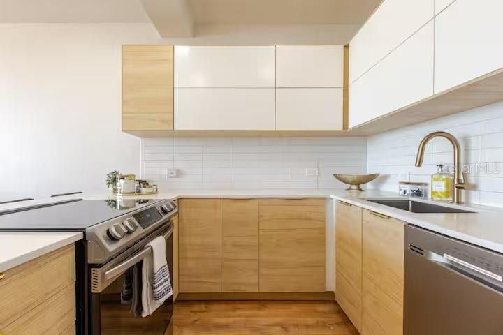 En Venta: $420,000 (1 camas, 1 baños, 806 Pies cuadrados)
