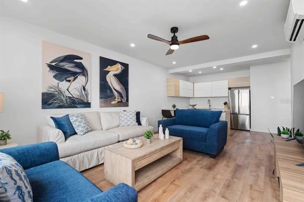 En Venta: $420,000 (1 camas, 1 baños, 806 Pies cuadrados)