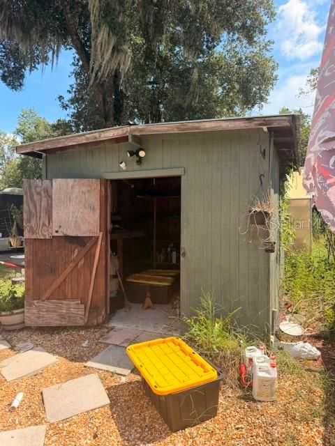 For Sale: $185,000 (2 beds, 1 baths, 1000 Square Feet)