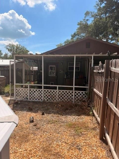 For Sale: $185,000 (2 beds, 1 baths, 1000 Square Feet)
