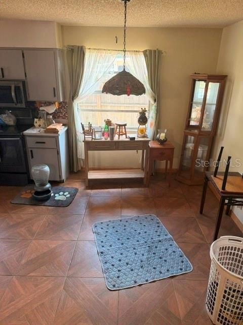 For Sale: $185,000 (2 beds, 1 baths, 1000 Square Feet)
