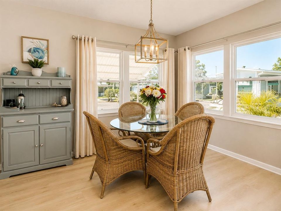 For Sale: $185,000 (2 beds, 2 baths, 1014 Square Feet)