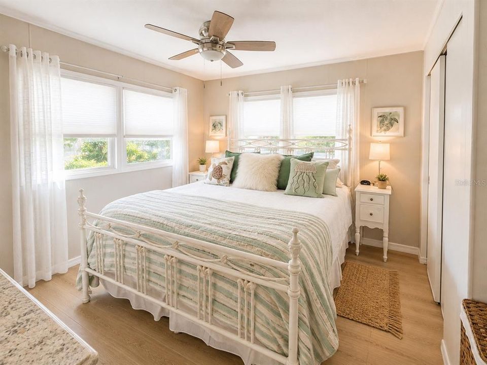 For Sale: $185,000 (2 beds, 2 baths, 1014 Square Feet)