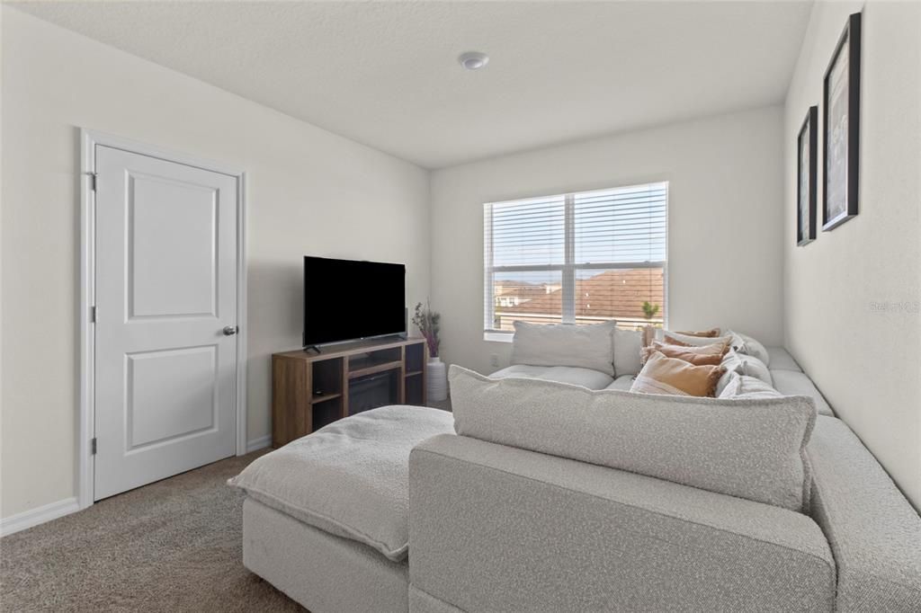 For Sale: $460,000 (5 beds, 3 baths, 2605 Square Feet)