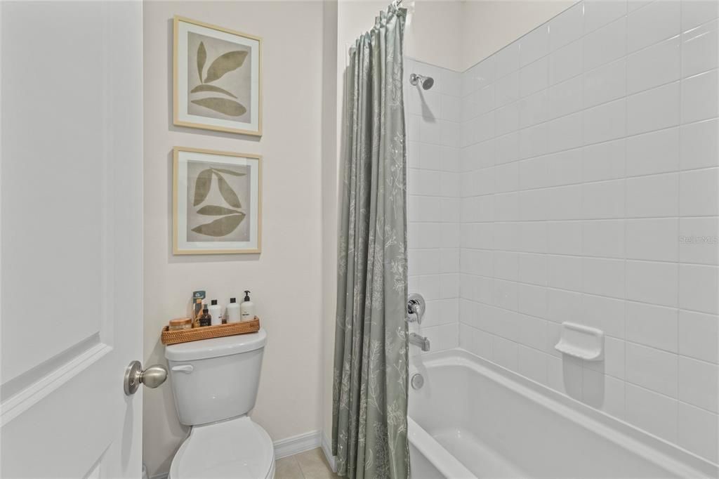 For Sale: $460,000 (5 beds, 3 baths, 2605 Square Feet)