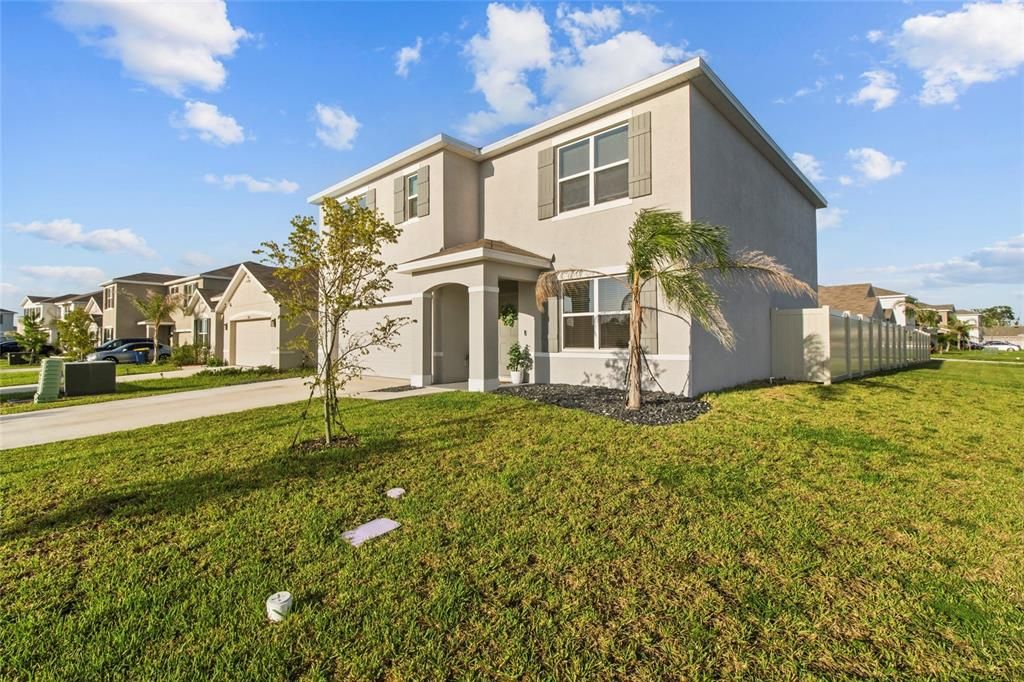 For Sale: $460,000 (5 beds, 3 baths, 2605 Square Feet)