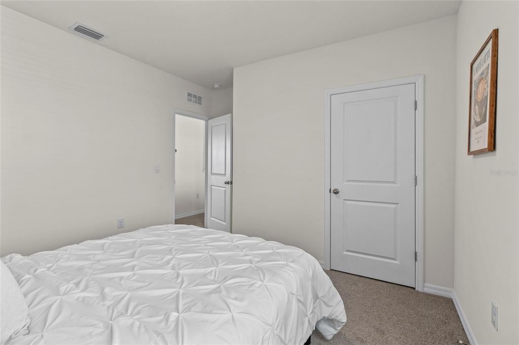 For Sale: $460,000 (5 beds, 3 baths, 2605 Square Feet)