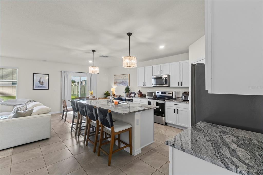 For Sale: $460,000 (5 beds, 3 baths, 2605 Square Feet)