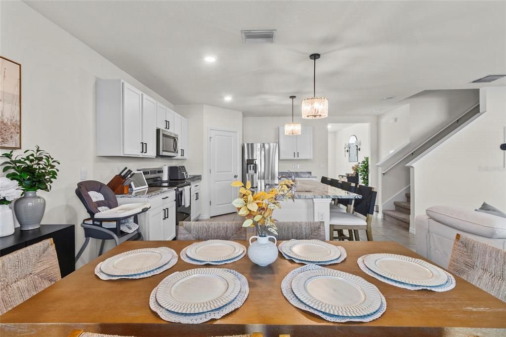 For Sale: $460,000 (5 beds, 3 baths, 2605 Square Feet)