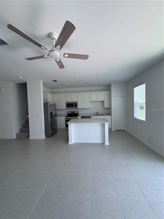 En Renta: $2,400 (3 camas, 2 baños, 1689 Pies cuadrados)