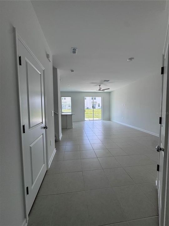 En Renta: $2,400 (3 camas, 2 baños, 1689 Pies cuadrados)