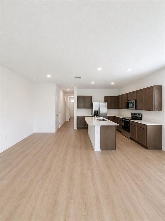 For Rent: $2,360 (3 beds, 2 baths, 1759 Square Feet)