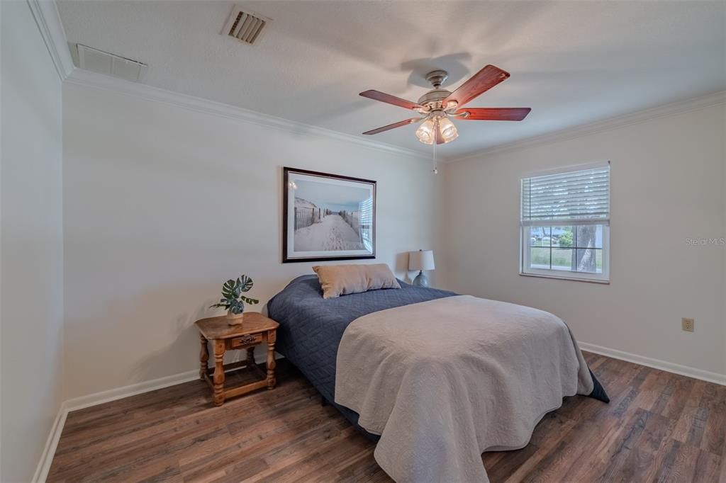 For Sale: $340,000 (3 beds, 2 baths, 1563 Square Feet)