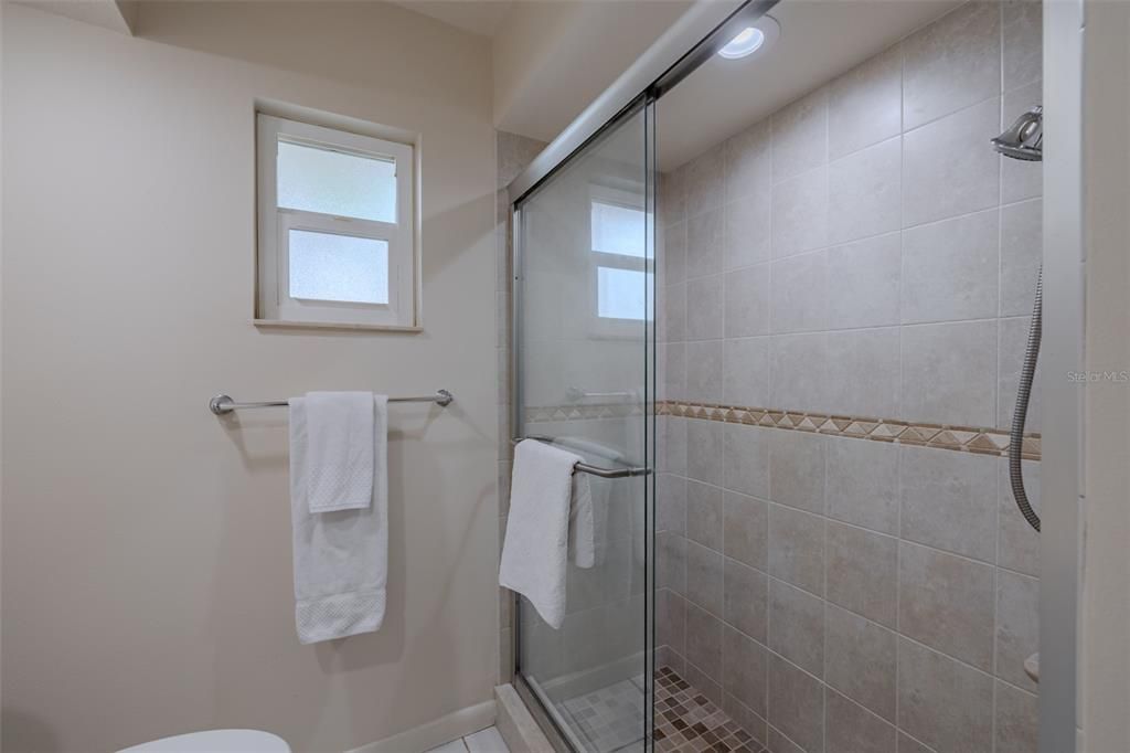 For Sale: $340,000 (3 beds, 2 baths, 1563 Square Feet)