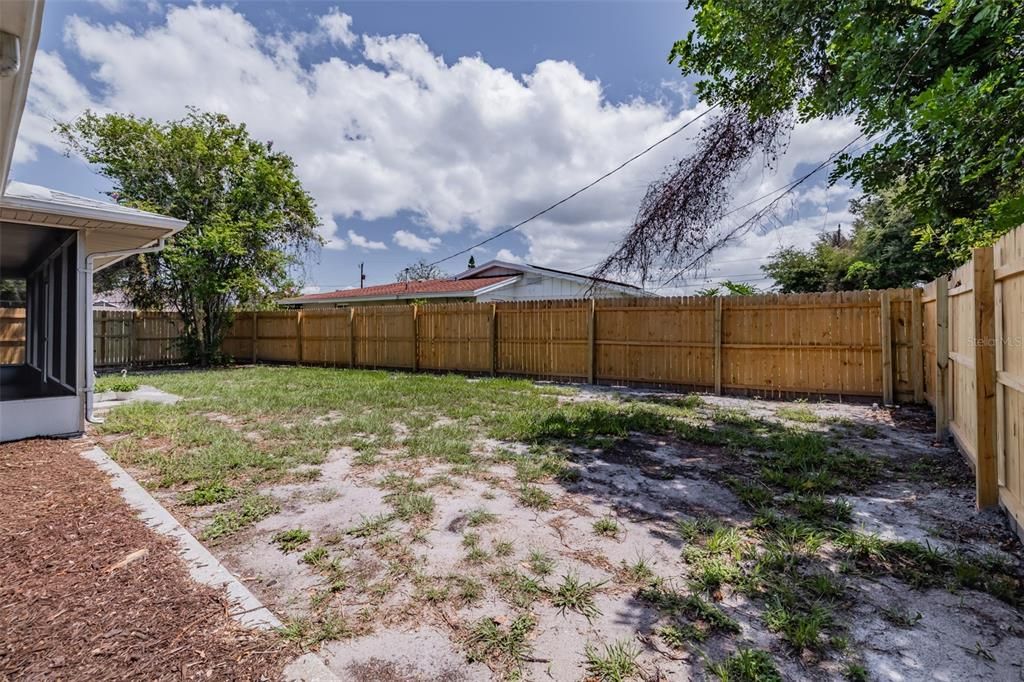 For Sale: $340,000 (3 beds, 2 baths, 1563 Square Feet)