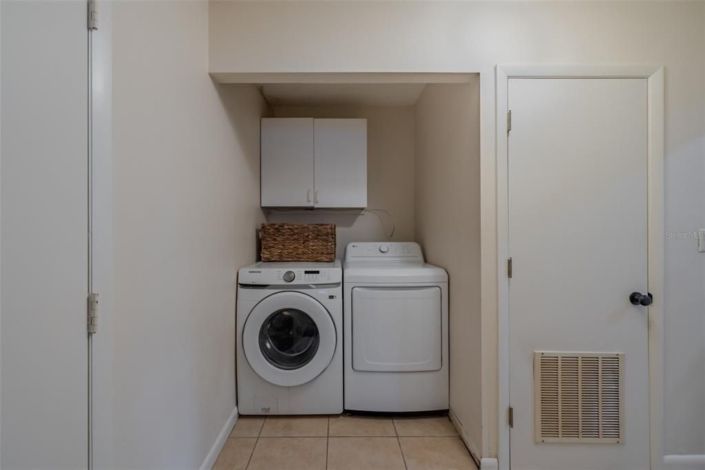 For Sale: $340,000 (3 beds, 2 baths, 1563 Square Feet)