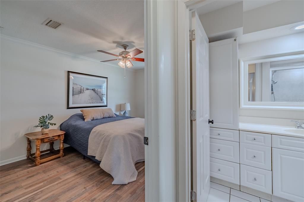 For Sale: $340,000 (3 beds, 2 baths, 1563 Square Feet)