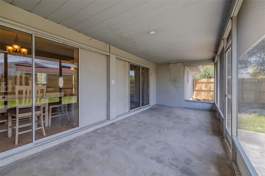 For Sale: $340,000 (3 beds, 2 baths, 1563 Square Feet)