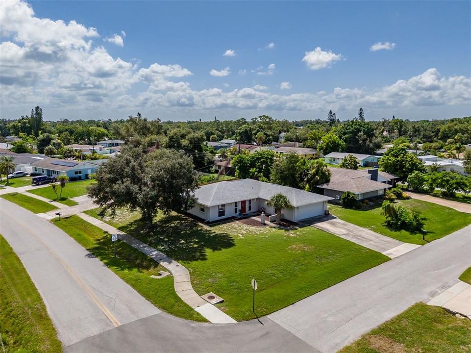 For Sale: $340,000 (3 beds, 2 baths, 1563 Square Feet)