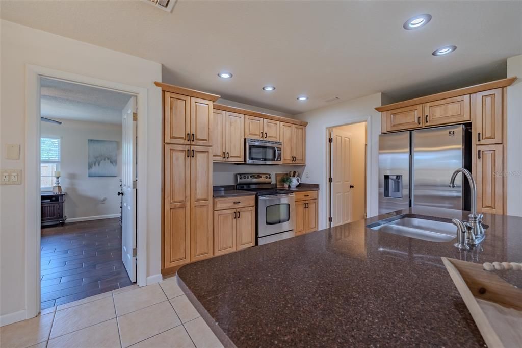 For Sale: $340,000 (3 beds, 2 baths, 1563 Square Feet)